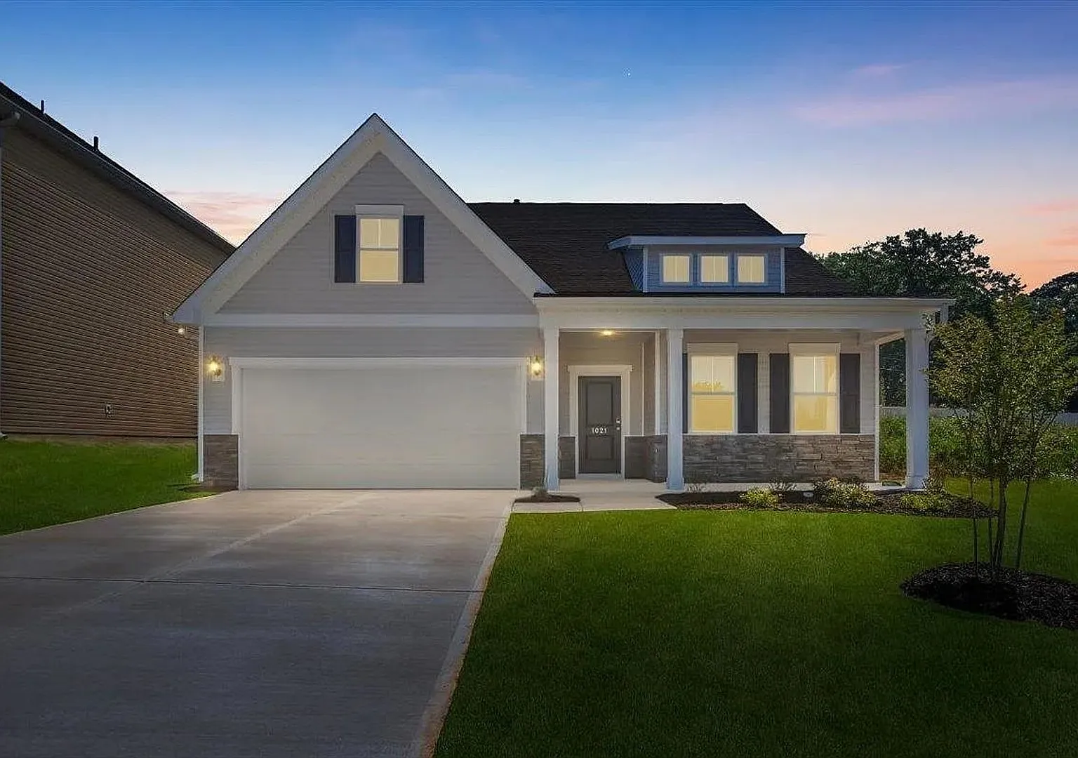 Newly Built 4 Bedroom Home In Halton Oaks With Resort Style Amenities — Photo 2