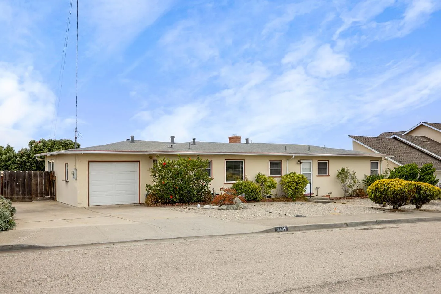 2035 Mendocino St photo 1