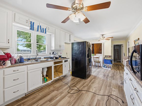 4th image of 512 Appian Way