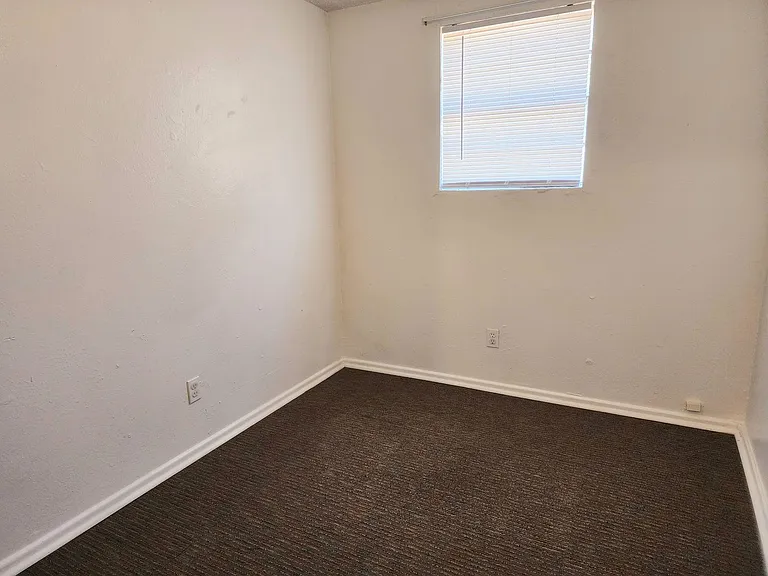 216 S Avenue I #6 — Photo 11