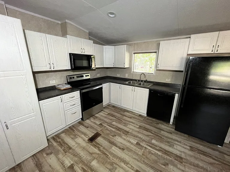 291 Private Road 6420 — Photo 7