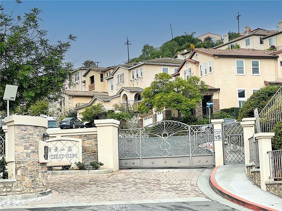1st image of 883 Holladay Way