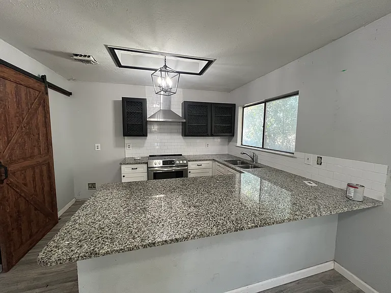 6118 Broken Feather Ln — Photo 4
