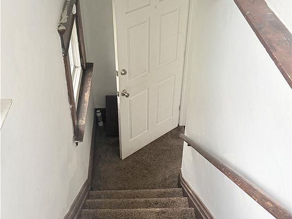 3rd image of 1214 E Washington St