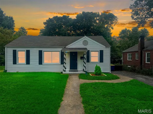 3604 San Jose Ln, Saint Ann, MO 63074