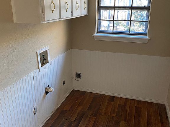 3rd image of 6725 Sandie Ct