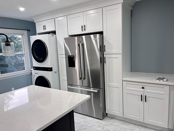 4th image of 33 Lindsey St Floor 2