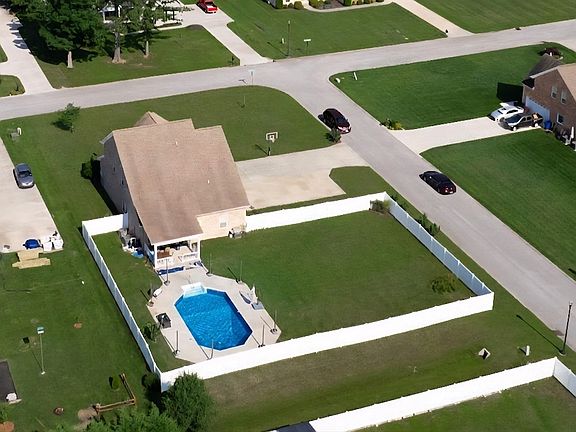 4th image of 145 Cooper Place Dr