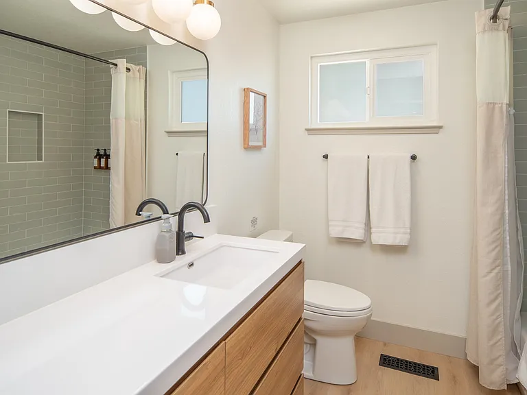 12835 Thomas Creek Rd — Photo 11