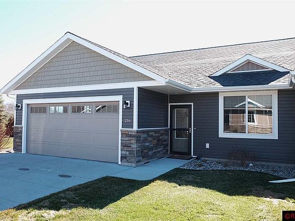 2nd image of 216 Castle Pines Dr