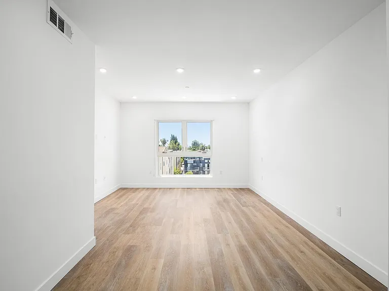 5153 Maplewood — Photo 30