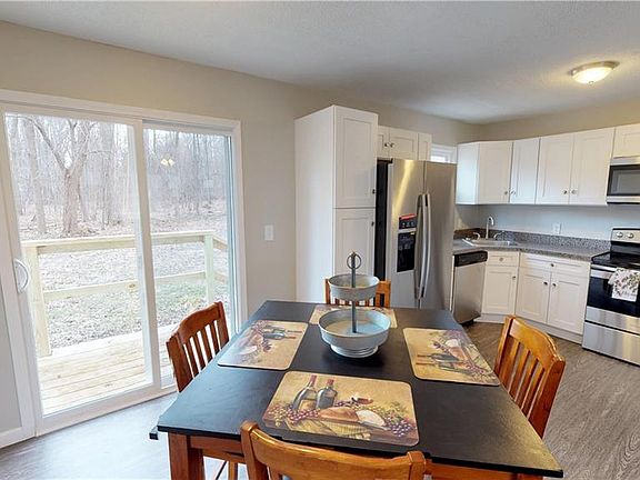 5th image of 3098 Spencer Cir E