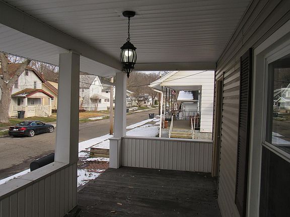 5th image of 1836 Marks Ave