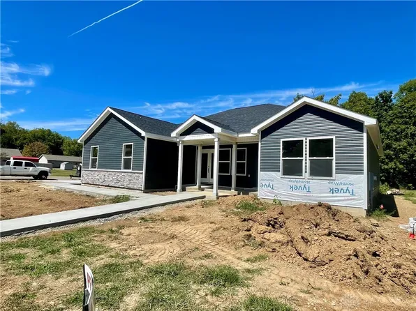 201 Esther Dr, Lewisburg, OH 45338