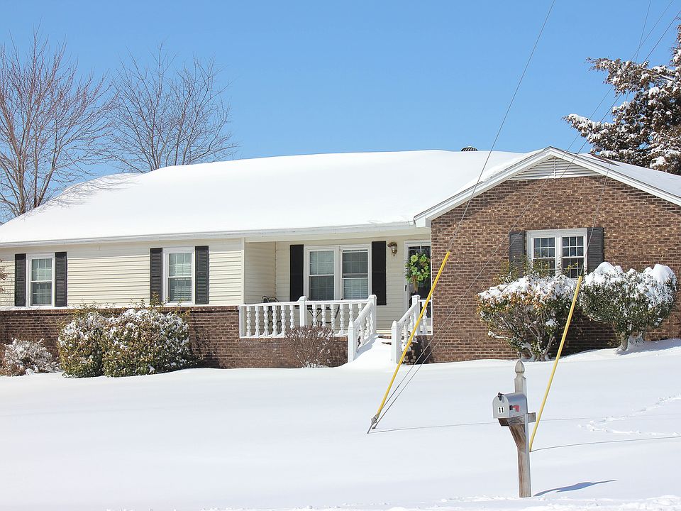 1st image of 11 Guinevere Dr