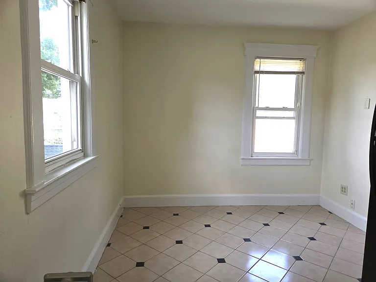 Eat-in Kitchen