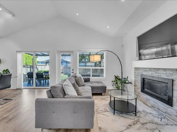 7430 Canada Way, Burnaby, BC V3N 4Z6