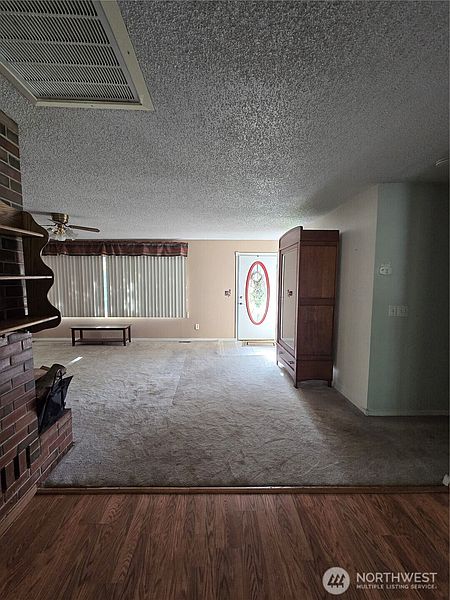 5th image of 371 Evergreen Loop