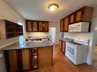 39 Bedlow Ave #1, Newport, RI 02840