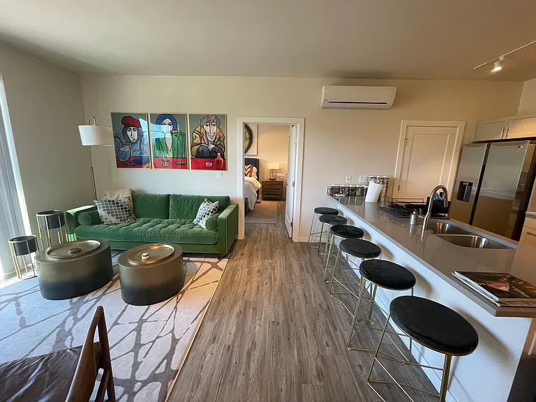 1203 Capitol St — Photo 16