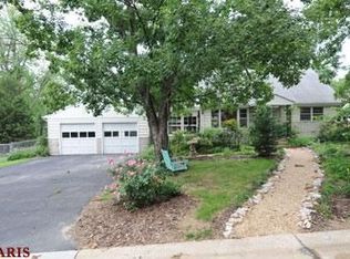 445 Rosedale Ter, Ballwin, MO 63021