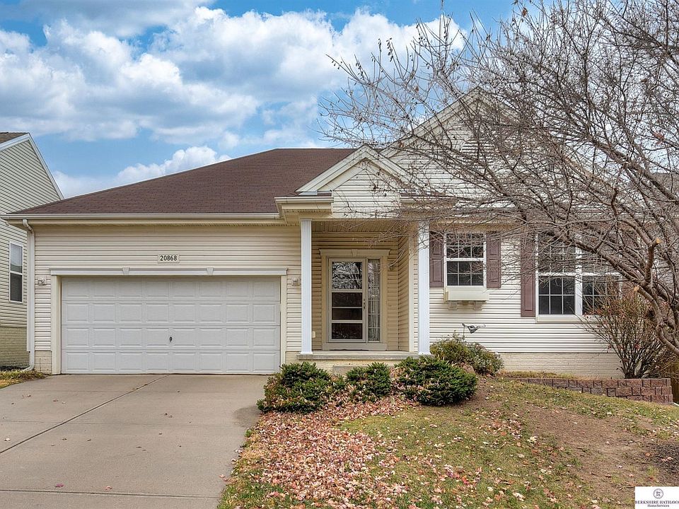 1st image of 20868 Honeysuckle Dr