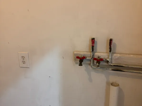 221 E South St, Lansing, MI 48910