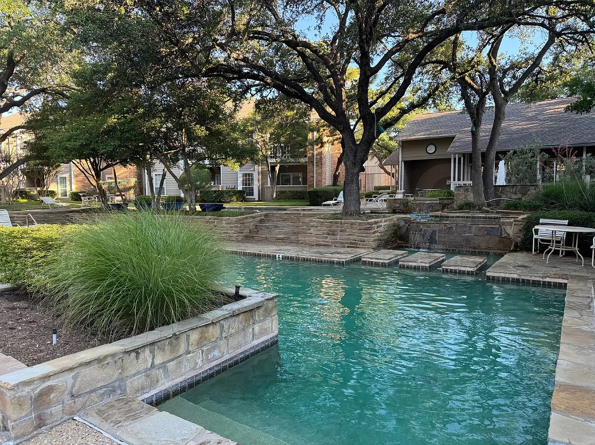 1 bed, 1.0 bath, 720 sqft, $1,100 — Photo 2