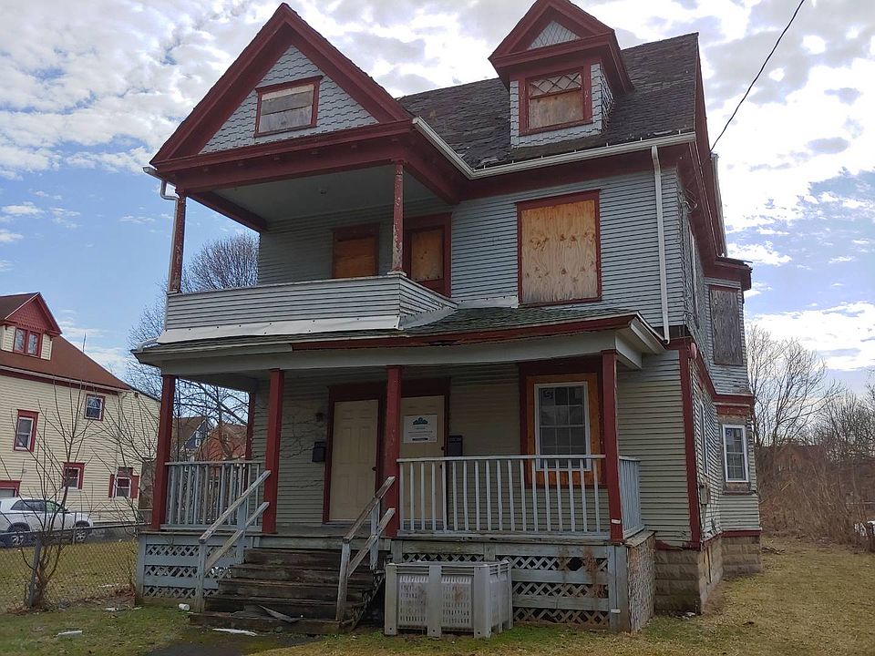 1st image of 118-20 E Borden Ave E
