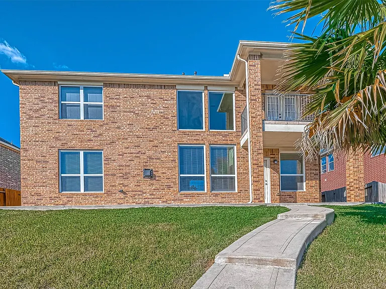 17827 Circular Quay Ln — Photo 41