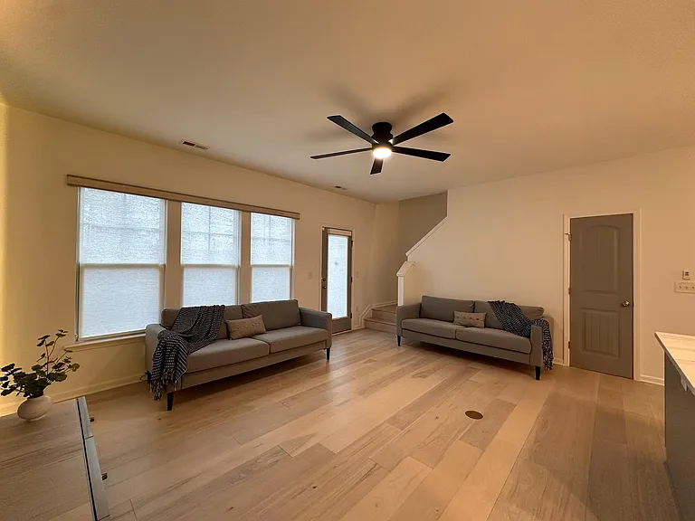 706 Denhoff Dr — Photo 15