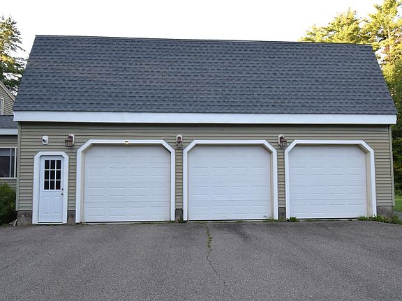 2nd image of 287 Middle Rd