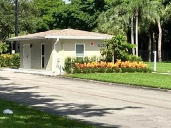 5270 Tennis Ln, Delray Beach, FL 33484