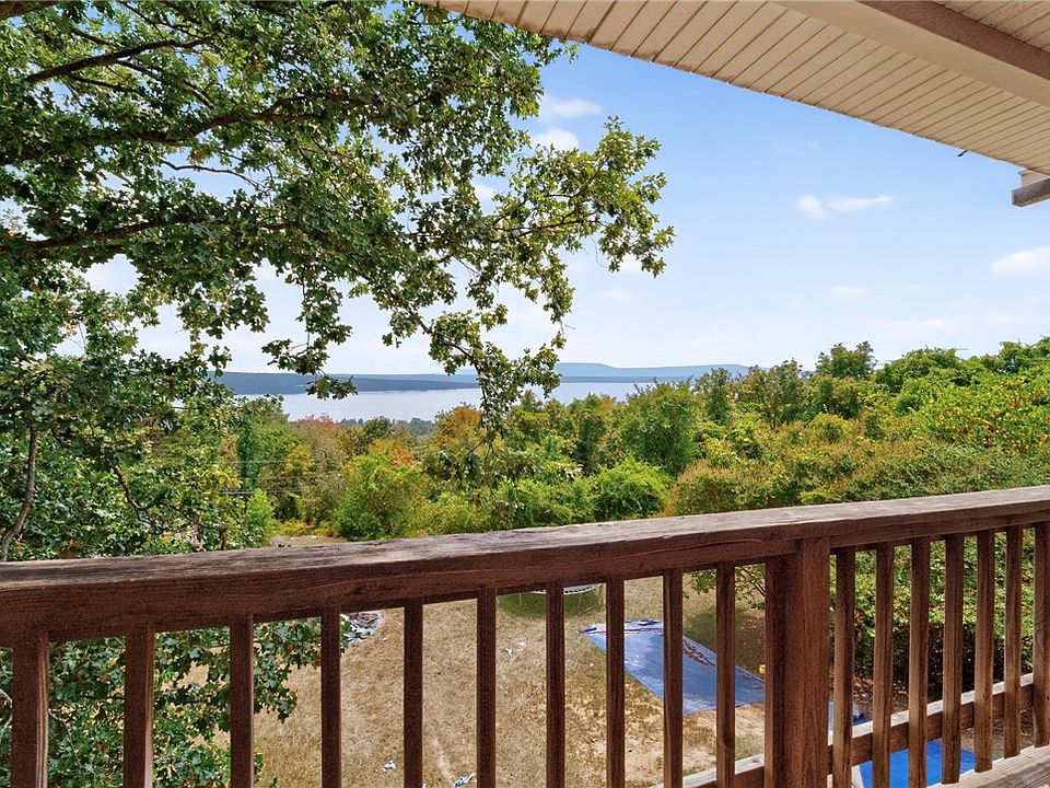 1st image of 65 Lake Ridge Pl