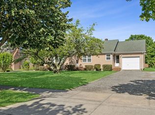 29 S Phillips Ave, Speonk, NY 11972