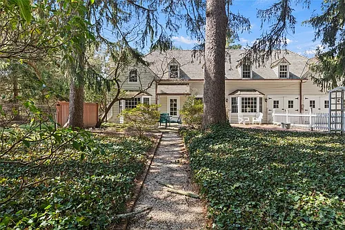87 Piping Rock Rd #1 Photo 1