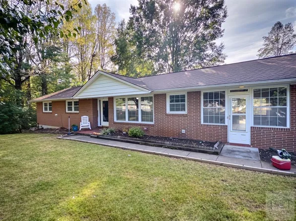 1903 Reed Creek Dr, Bassett, VA 24055