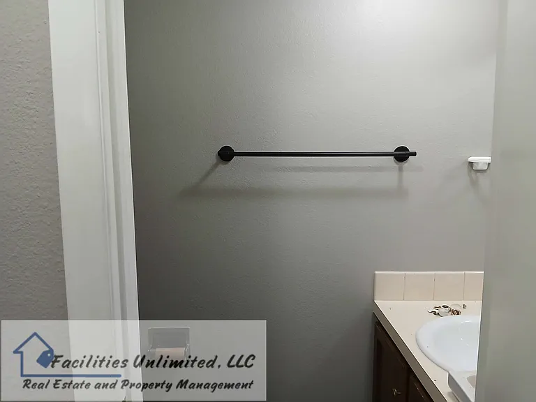 4515 Seaway Cir — Photo 18
