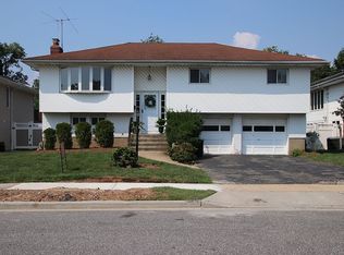 2037 Shaw Dr, Merrick, NY 11566