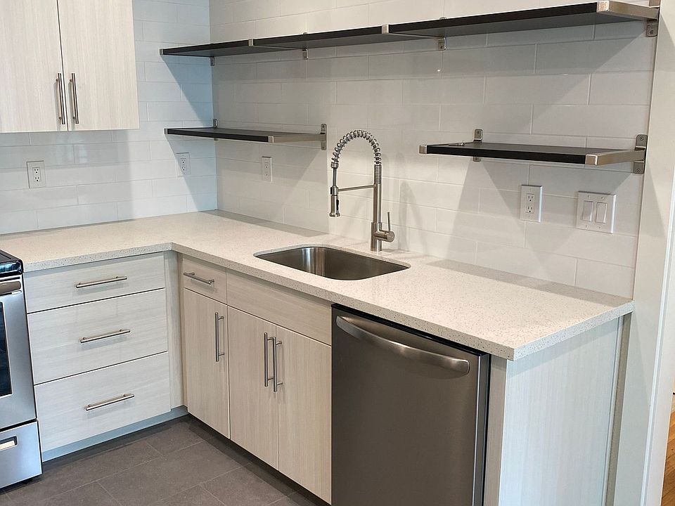 1st image of 732 NE Prescott St #3