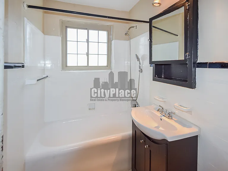 3541 N Meridian St — Photo 6