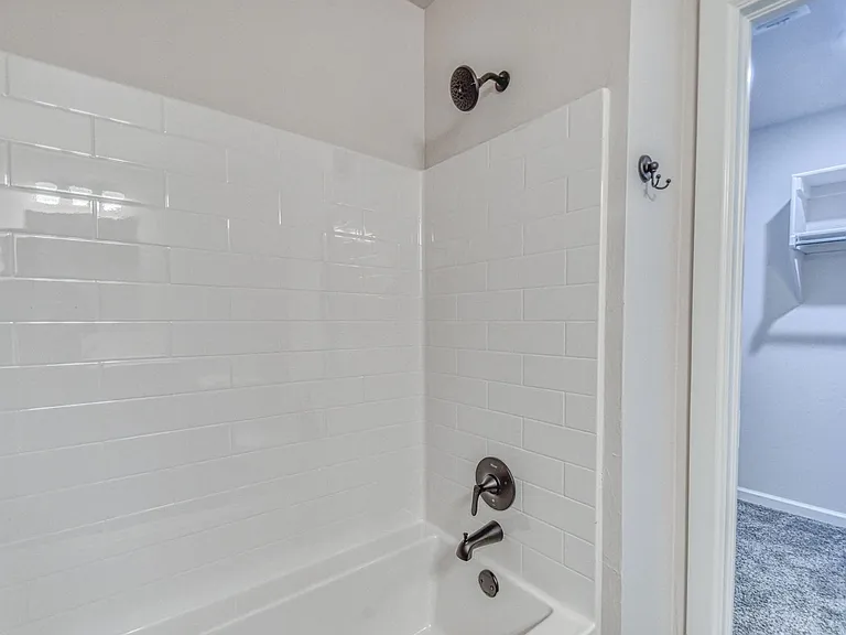 2720 Varenna Ct — Photo 16