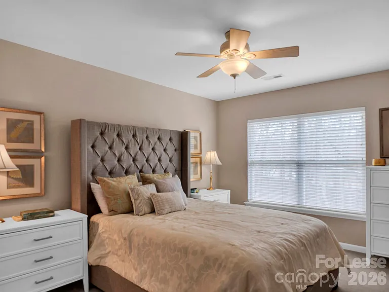 1401 Hammond Dr — Photo 29