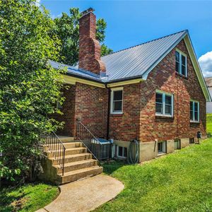 222 W 3rd St, Hermann, MO, 65041