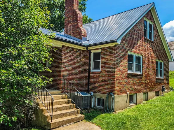 222 W 3rd St, Hermann, MO 65041