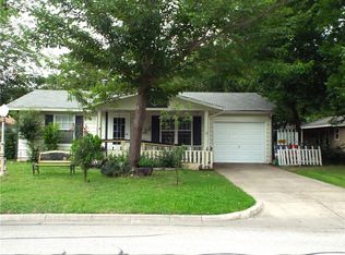 141 NW Lorna St, Burleson, TX 76028