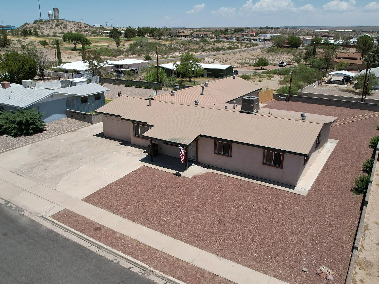 4 bed, 3602 sqft, $1,700 — Photo 4