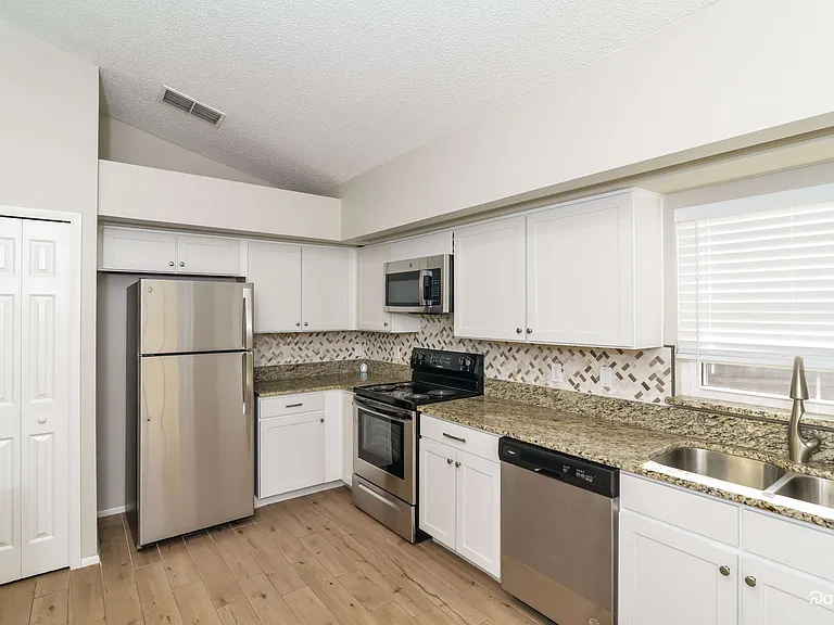 1045 Brielle Ave — Photo 3