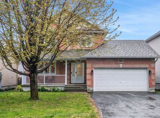 112 Olde Towne Ave, Russell, ON K4R 0A6