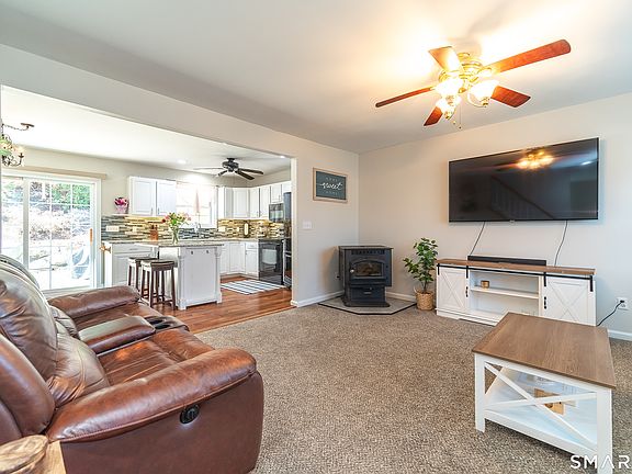 3rd image of 9 Ridge View Terrace